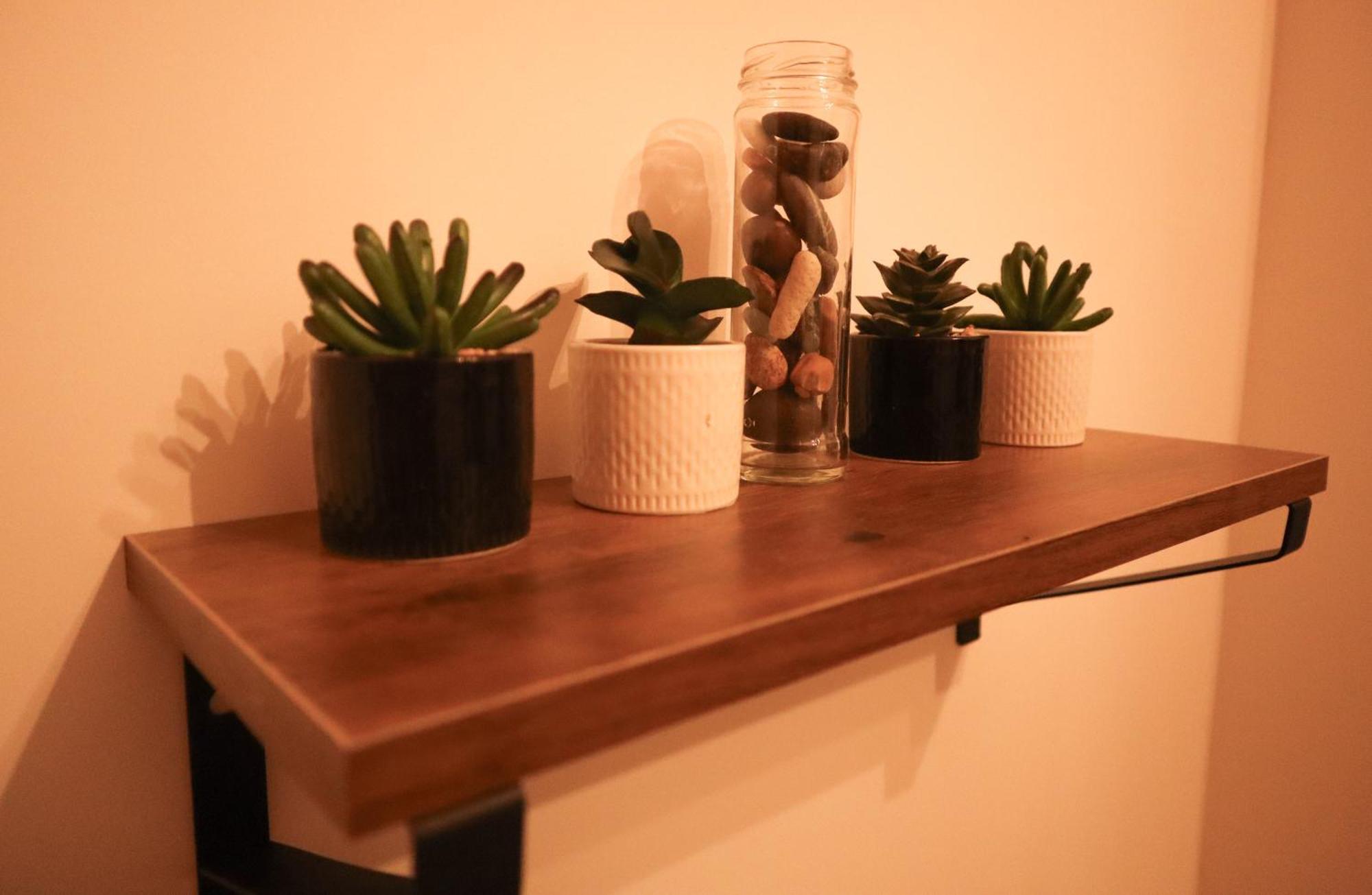 Apartment Hirooms