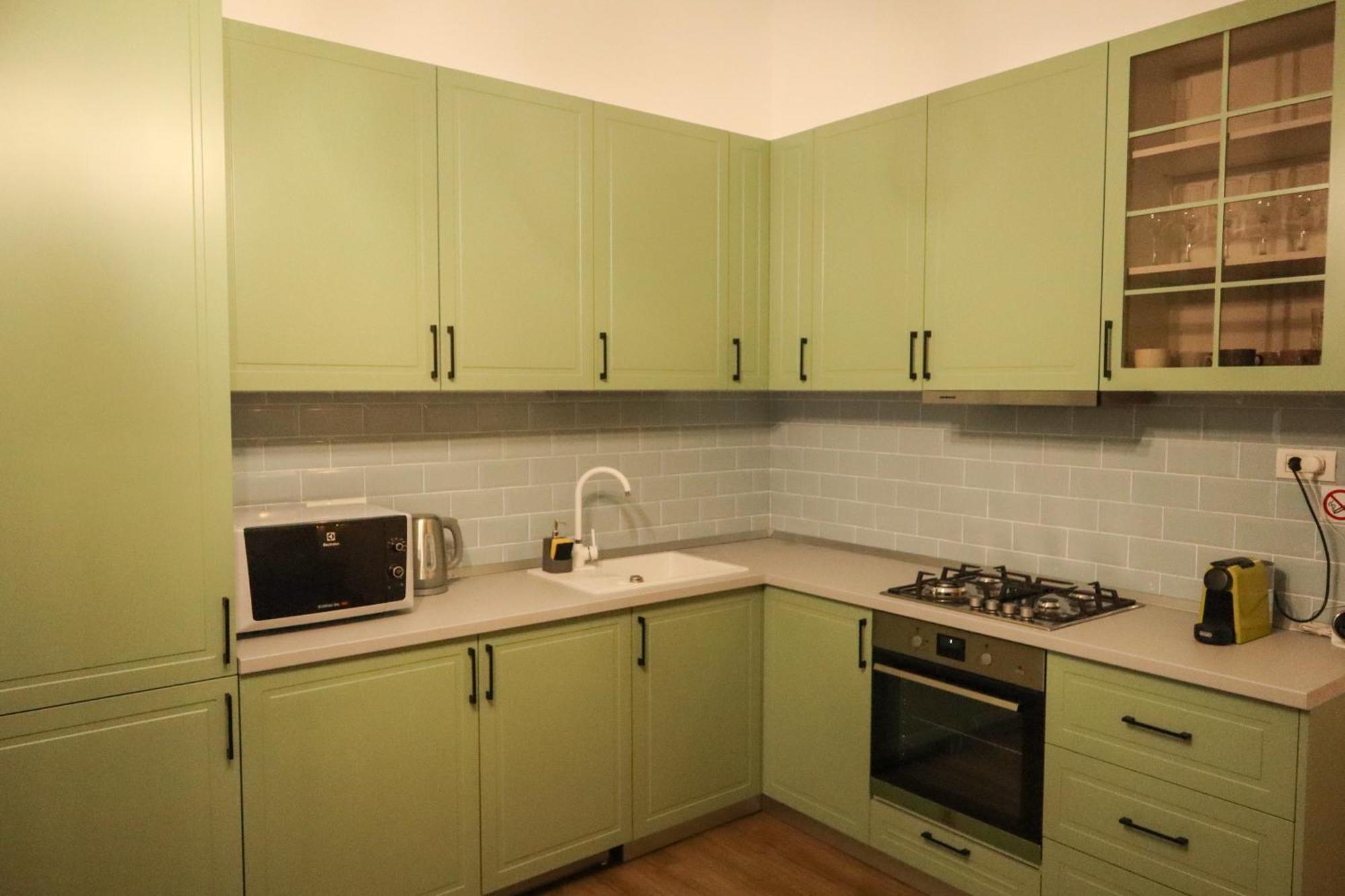 Apartment Hirooms