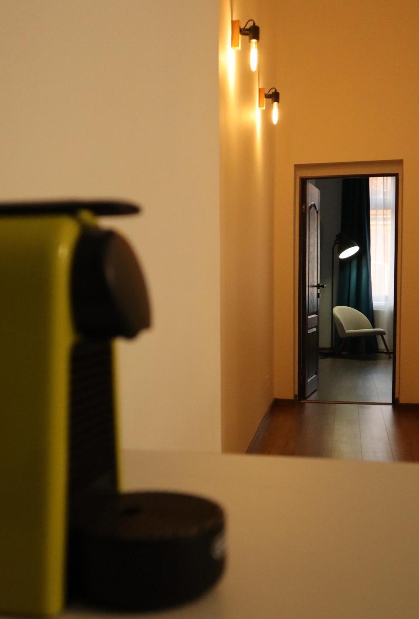 Apartment Hirooms *